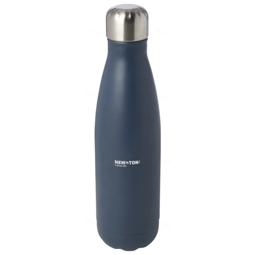 
                                                A stainless steel bottle with a capacity of 500 ml, made from recycled materials and featuring copper vacuum insulation, comes with a certificate.
                                                