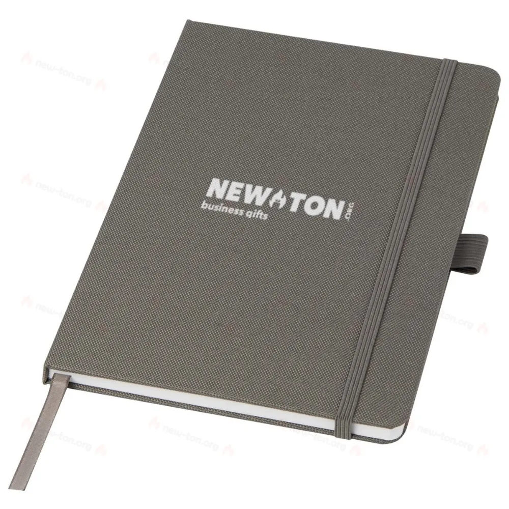 
                                            Notatnik w formacie A5 z papieru z recyklingu z okładką z plastiku z recyklingu Honua
                                            