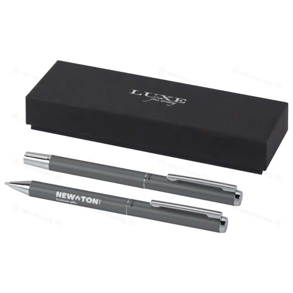 
                                            Lucetto gift set includes a recycled aluminum ballpoint pen and a rollerball pen.
                                            
