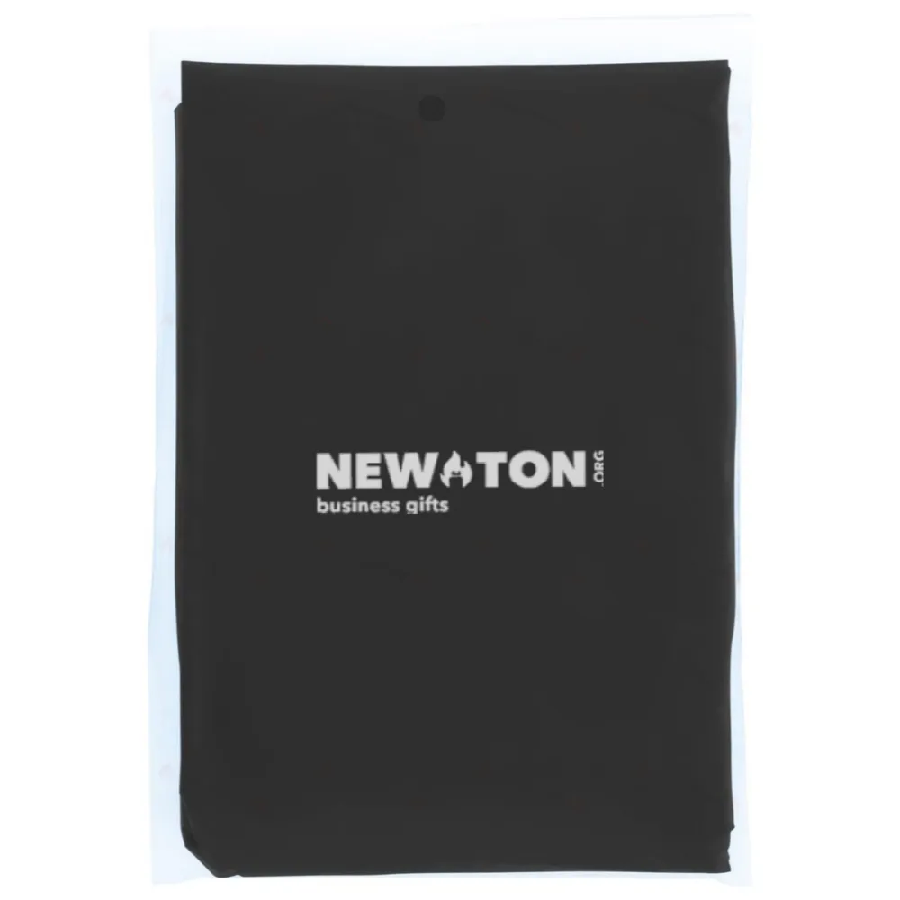 
                                                Mayan disposable rain poncho made from recycled materials with GRS certification, with a storage cover.
                                                