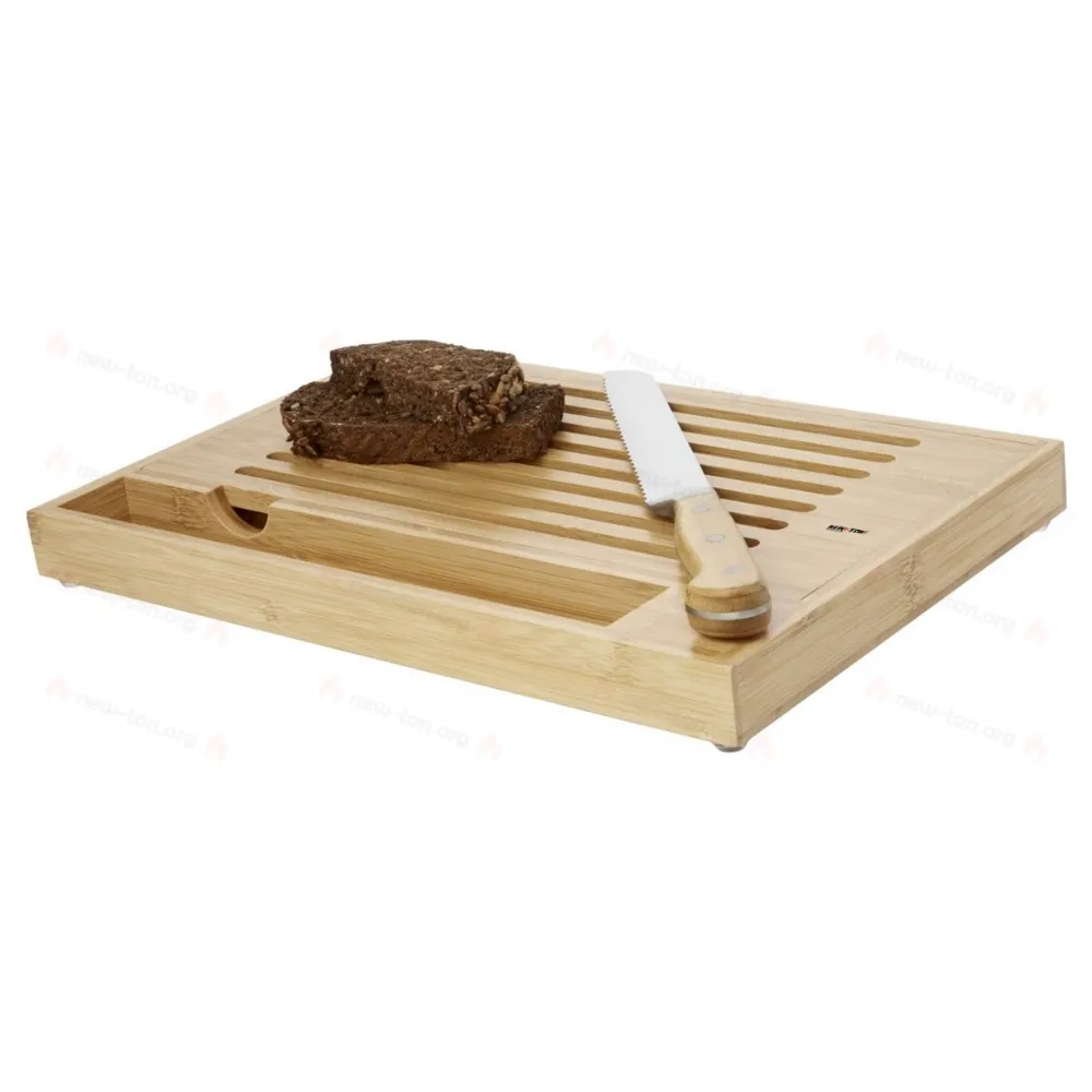 
                                            Pao bamboo cutting board with knife
                                            