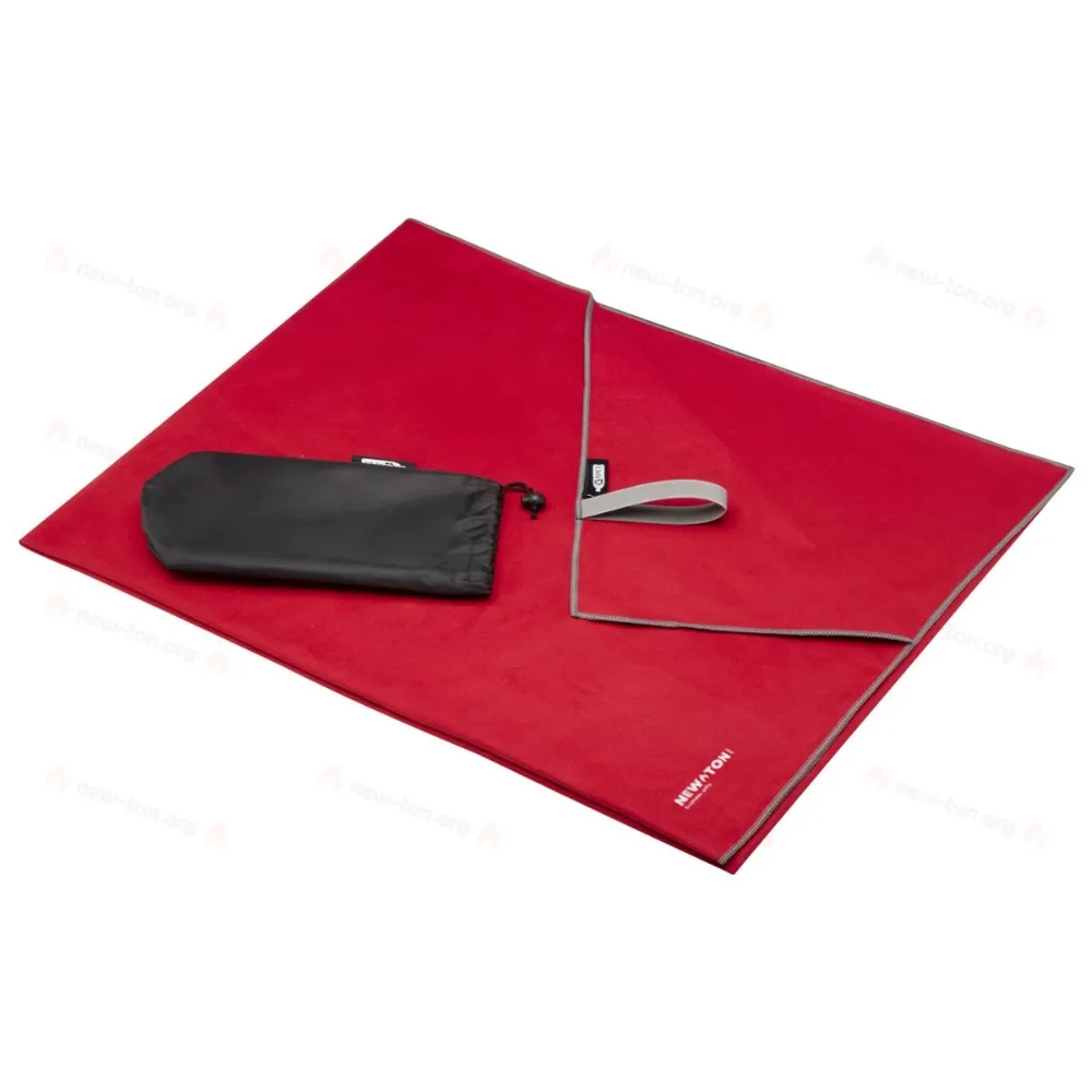 
                                                Pieter is an extremely lightweight and fast-drying towel with dimensions of 100x180 cm, certified by GRS.
                                                