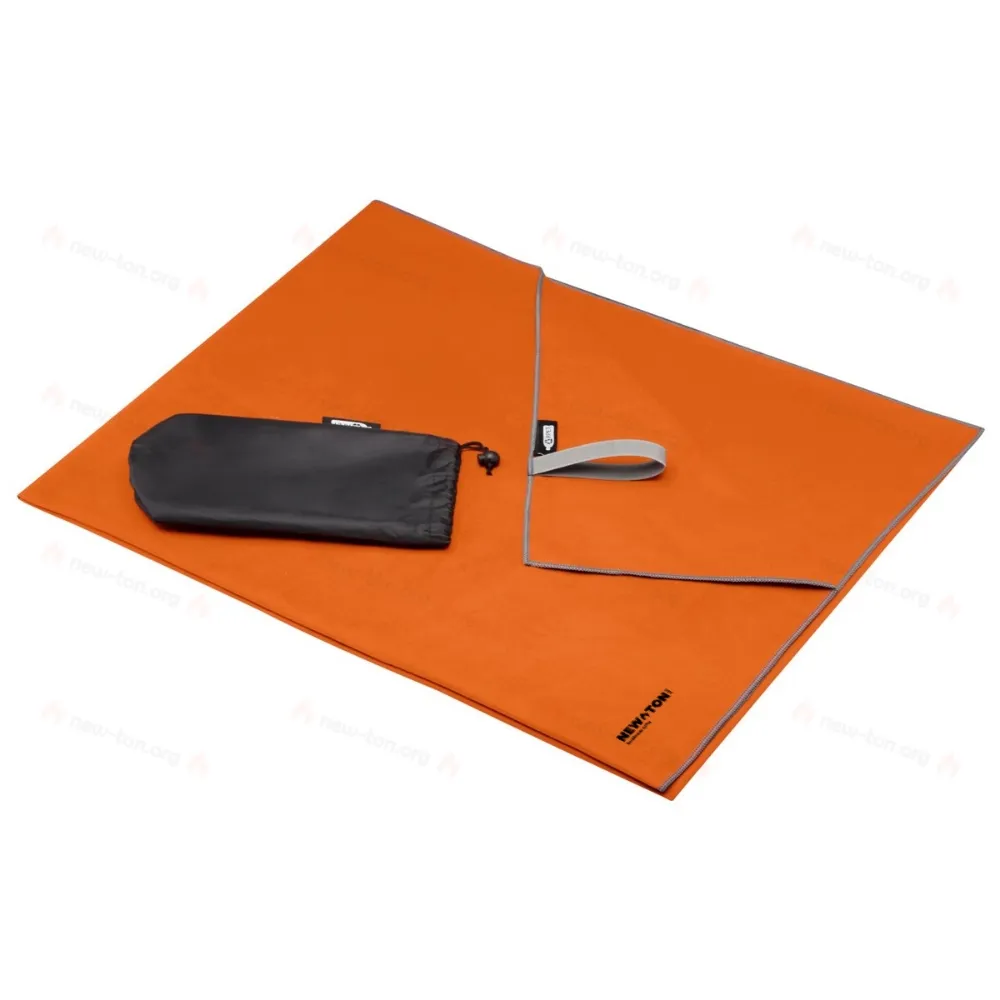 
                                                Pieter is an extremely lightweight and fast-drying towel with dimensions of 100x180 cm, certified by GRS.
                                                