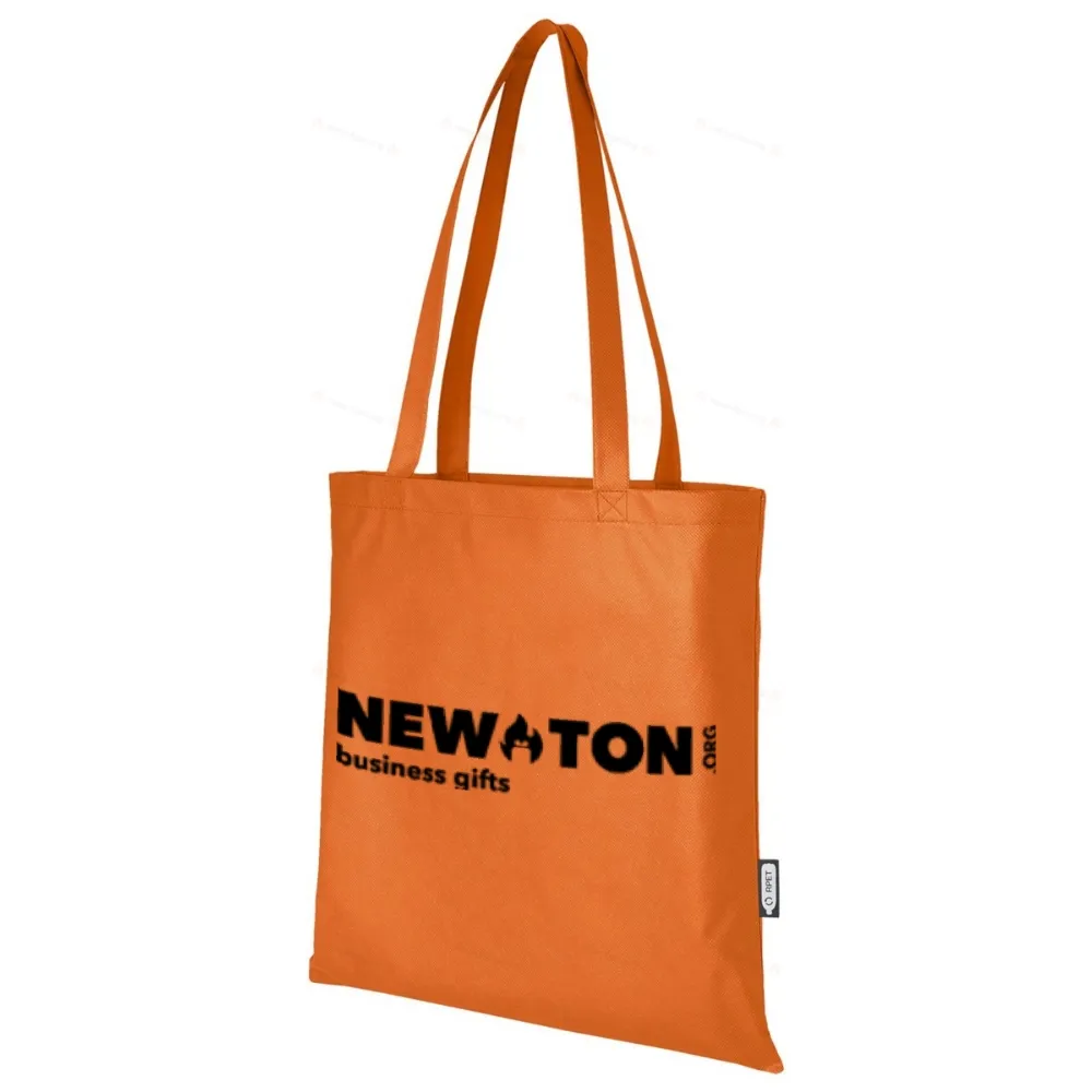 
                                            Zeus is a traditional shopping bag with a capacity of 6 liters made of recycled non-woven fabric with GRS certification.
                                            