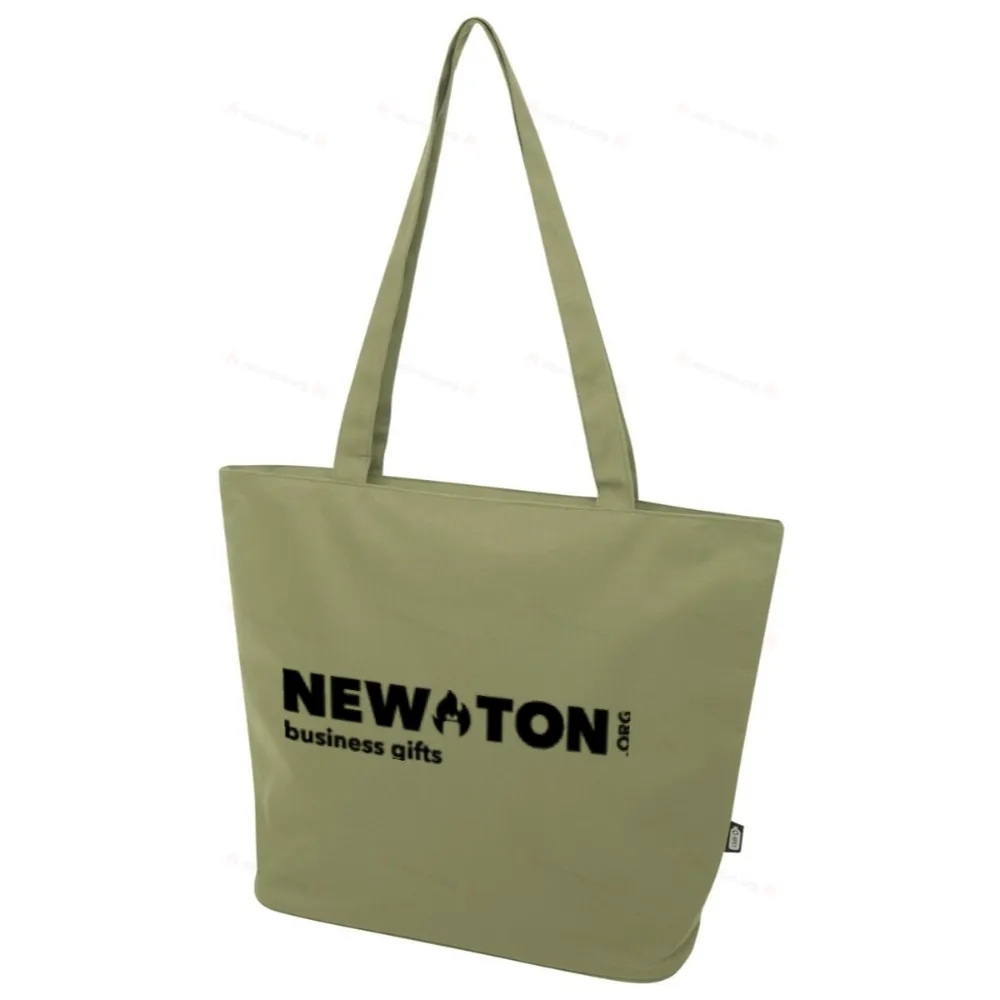 
                                            Panama is a 20-liter shopping bag made from recycled materials with GRS certification.
                                            