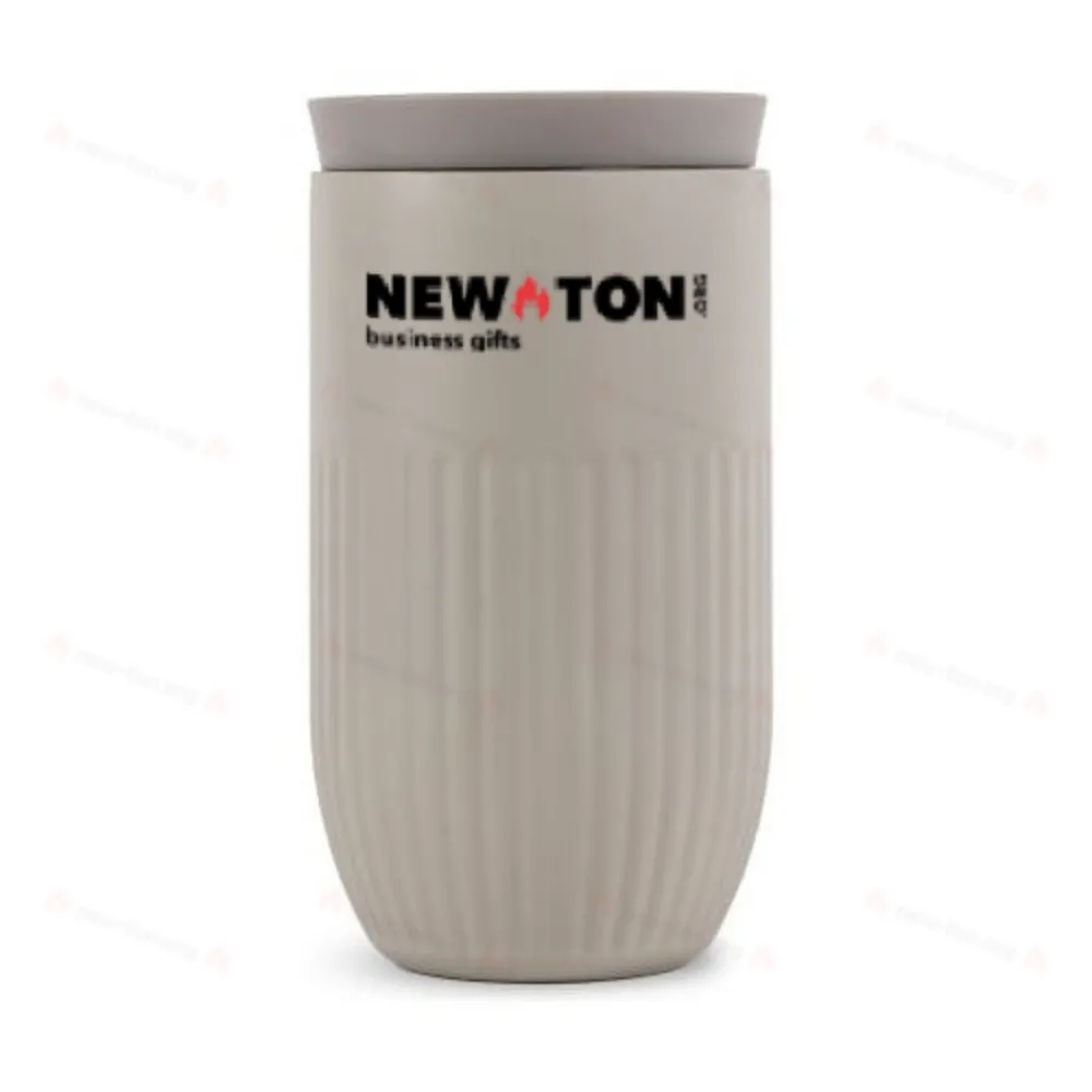 Изолированный кружка Sagaform Tova, 320 мл, не протекает и безопасен для посудомоечной машины.