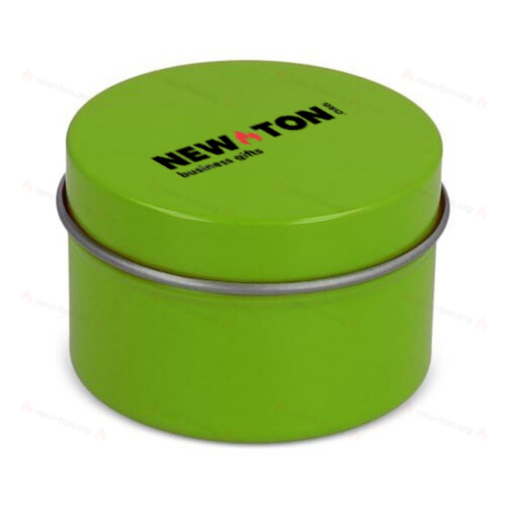 Ароматическая свеча в круглой переработанной банке