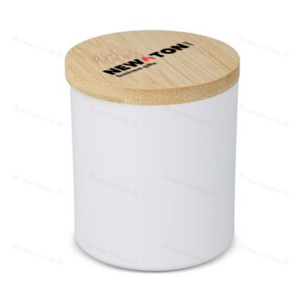 Ароматическая свеча в переработанной алюминиевой банке