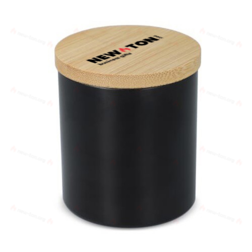 Ароматическая свеча в переработанной алюминиевой банке