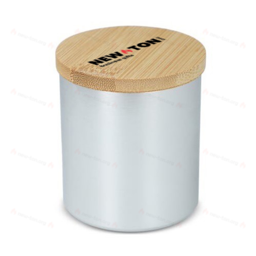 Ароматическая свеча в переработанной алюминиевой банке