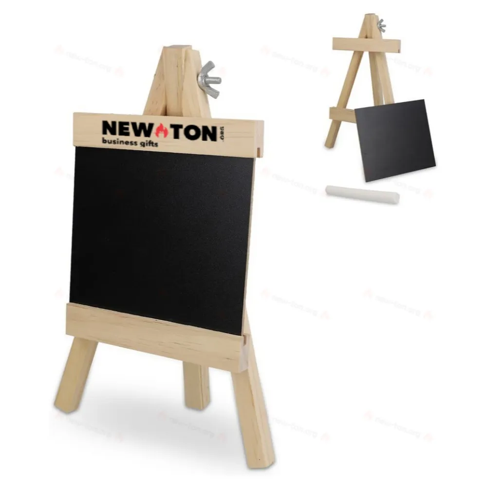 Меловая доска на мольберте