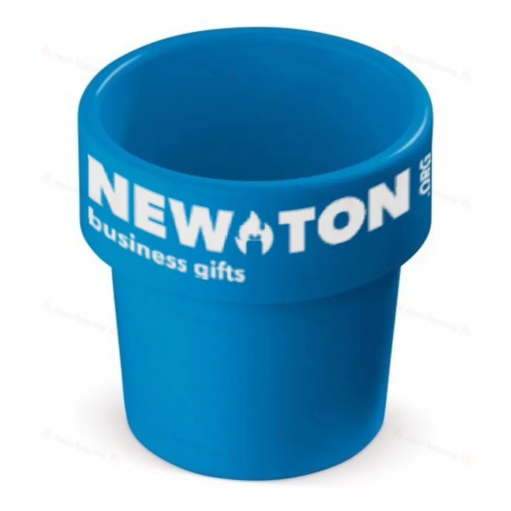 
                                            Чашка горячего, но прохладного кофе 240 мл
                                            