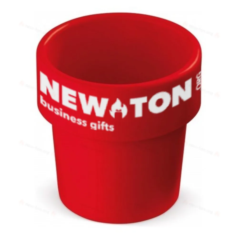 
                                            Чашка горячего, но прохладного кофе 240 мл
                                            